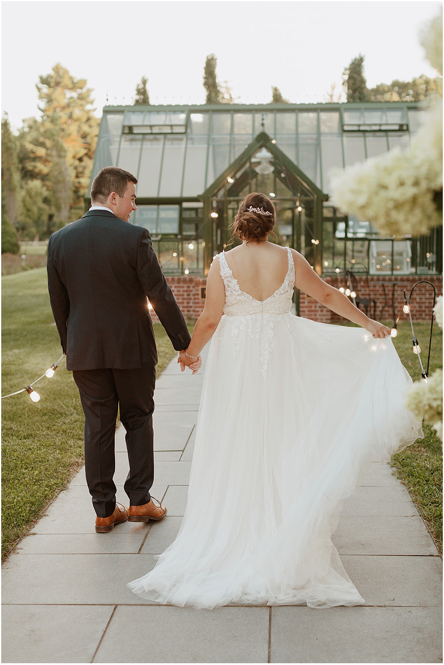 Bride-and-groom-portraits-at-Gardens-at-Elm-Bank